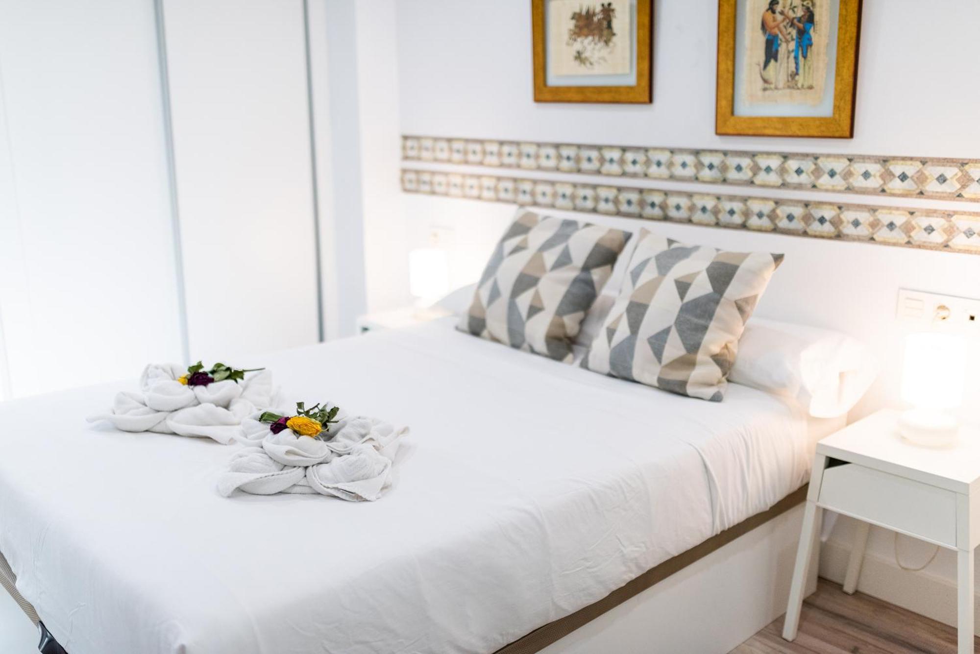 Oasis Centro De Granada Apartment ภายนอก รูปภาพ