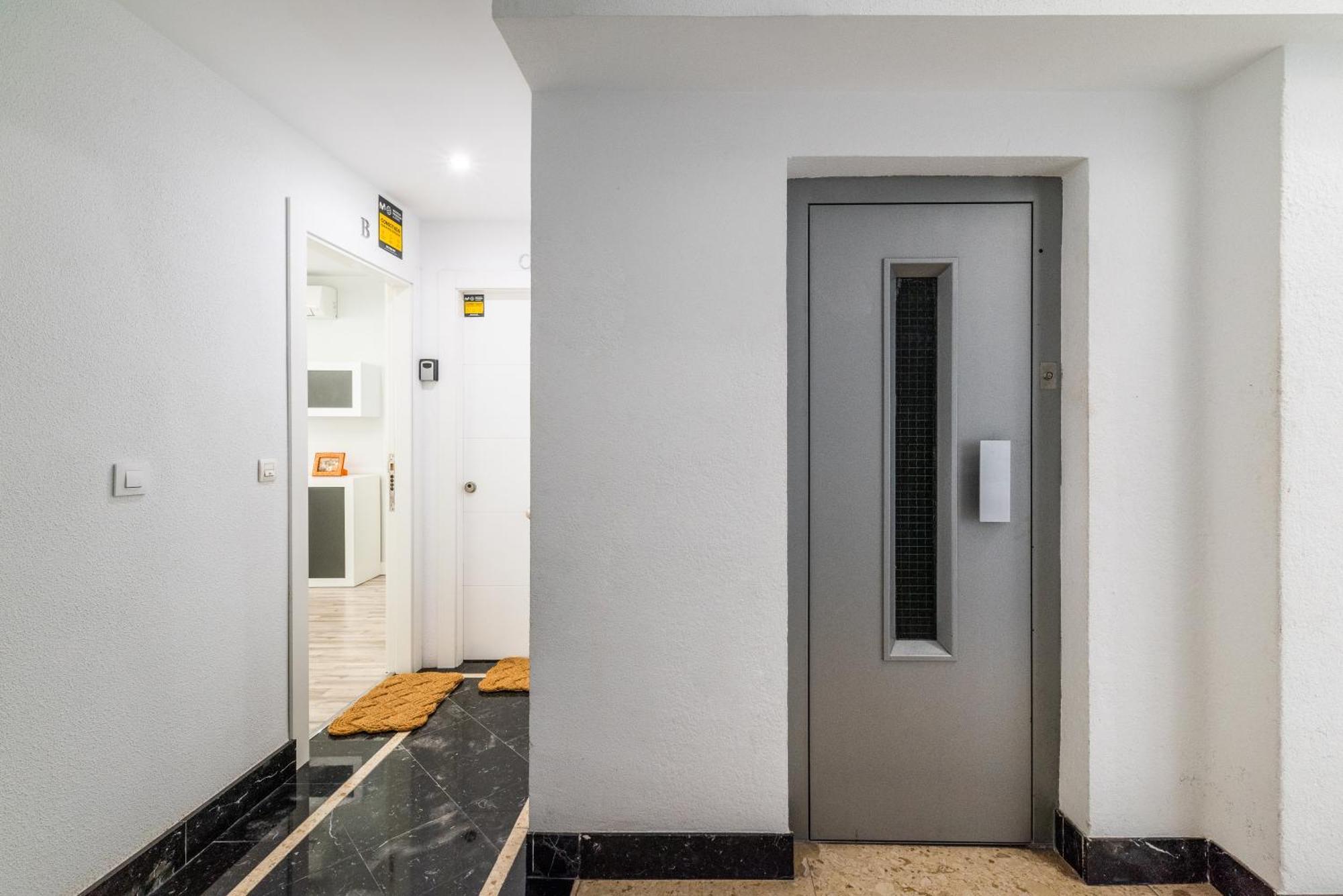 Oasis Centro De Granada Apartment ภายนอก รูปภาพ